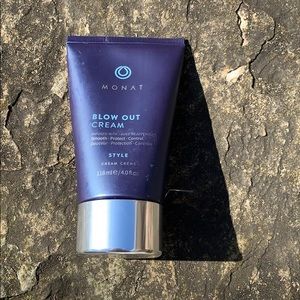 Monat blow out cream